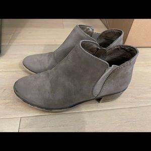 Gray size 3 girls booties